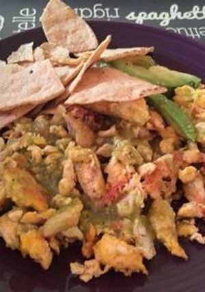 Una foto de Huevos con pollo