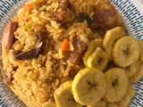 Arroz de chicharrón con salchicha