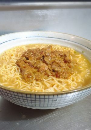 港式沙爹牛肉出前一丁麵 的食譜成品照片