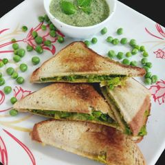 A picture of Peas Toast sandwich.