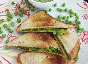 https://img-global.cpcdn.com/recipes/06f59943ef087bfc/300x220cq70/peas-toast-sandwich-recipe-main-photo.jpg