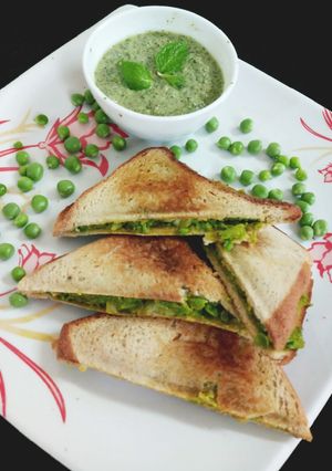 A picture of Peas Toast sandwich.