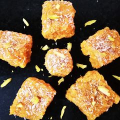 A picture of Aampaak (Mango Burfi in traditional style).
