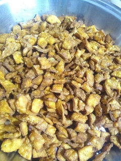 नमक पारे (Namakpare recipe in Hindi) रेसिपी मुख्य फोटो