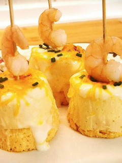 Una foto de Flan de Gambas al gratín con bechamel y queso