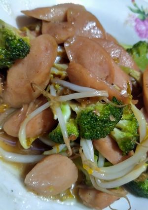 Foto resep Tumis brokoli sosis