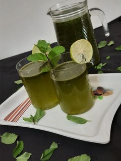 ફુદીના લીંબુ શરબત (Pudina Lemon Sharbat Recipe In Gujarati)887 રેસીપી મુખ્ય ફોટો