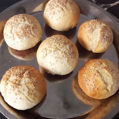 A picture of Buns.