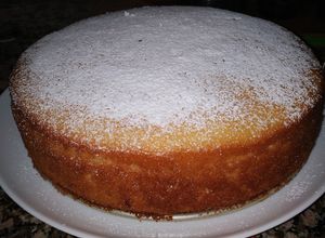 Una foto de Torta de limón 🍋, fácil, rica, esponjosa y económica, que más? 😋