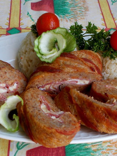Baconbe tekert töltött fasírt recept fotója