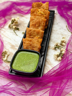 मैंगी नूडल्स स्प्रिंग रोल (maggi noodles spring roll recipe in Hindi) रेसिपी मुख्य फोटो