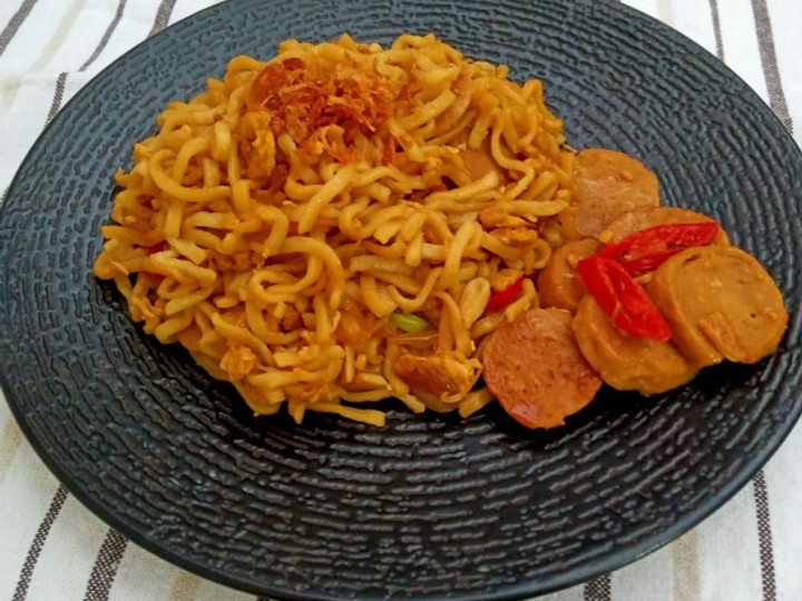 Bagaimana Membuat 490. Mie Goreng Bakso (bumbu iris) Anti Gagal