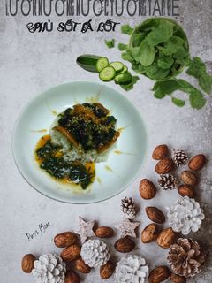 Hình của món Lươn nướng nước tươngPhủ sốt lá lốt.