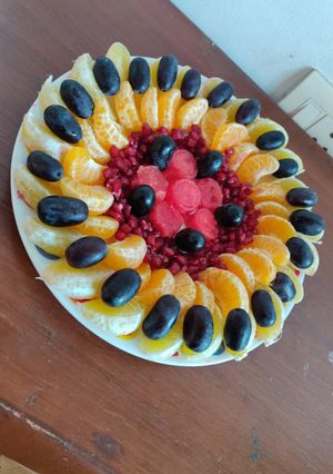 फ्रूट सॅलेड (fruit salad recipe in marathi) रेसिपी चे मुख्य फोटो 