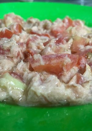 Una foto de Ensalada de Tomate y Atún