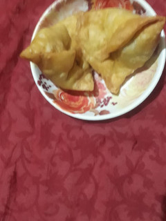 A picture of Chatpata samosa.
