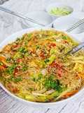 Noodles de arroz con salsa china de chili