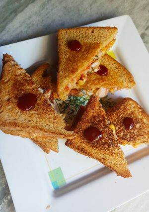 स्वीट कॉर्न, मयोनिज सँडविच (sweet corn sandwich recipe in marathi) रेसिपी चे मुख्य फोटो