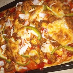 A picture of Bbq pizza.