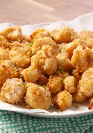 A picture of Crunchy cauliflower pops.