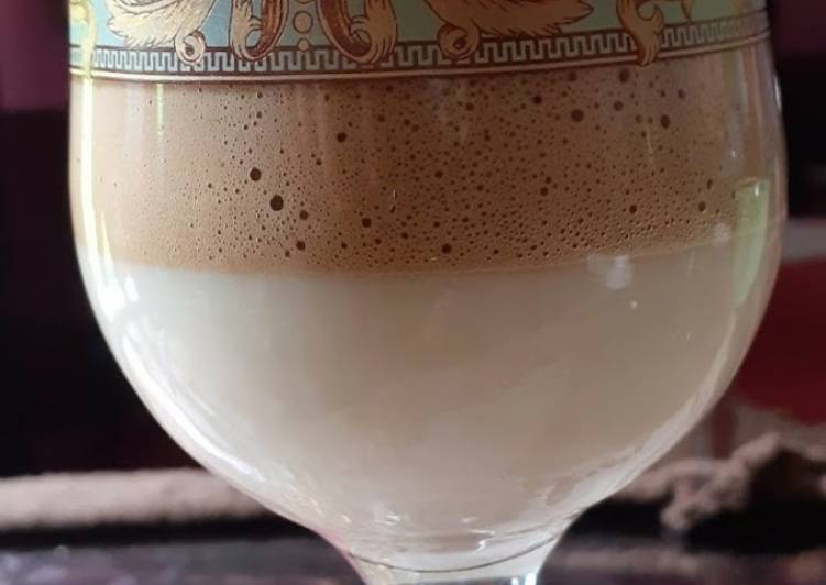 Dalgona coffe anti ribet😁☕