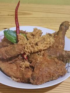 Foto resep Ayam Goreng Kremes ala Mbok Berek