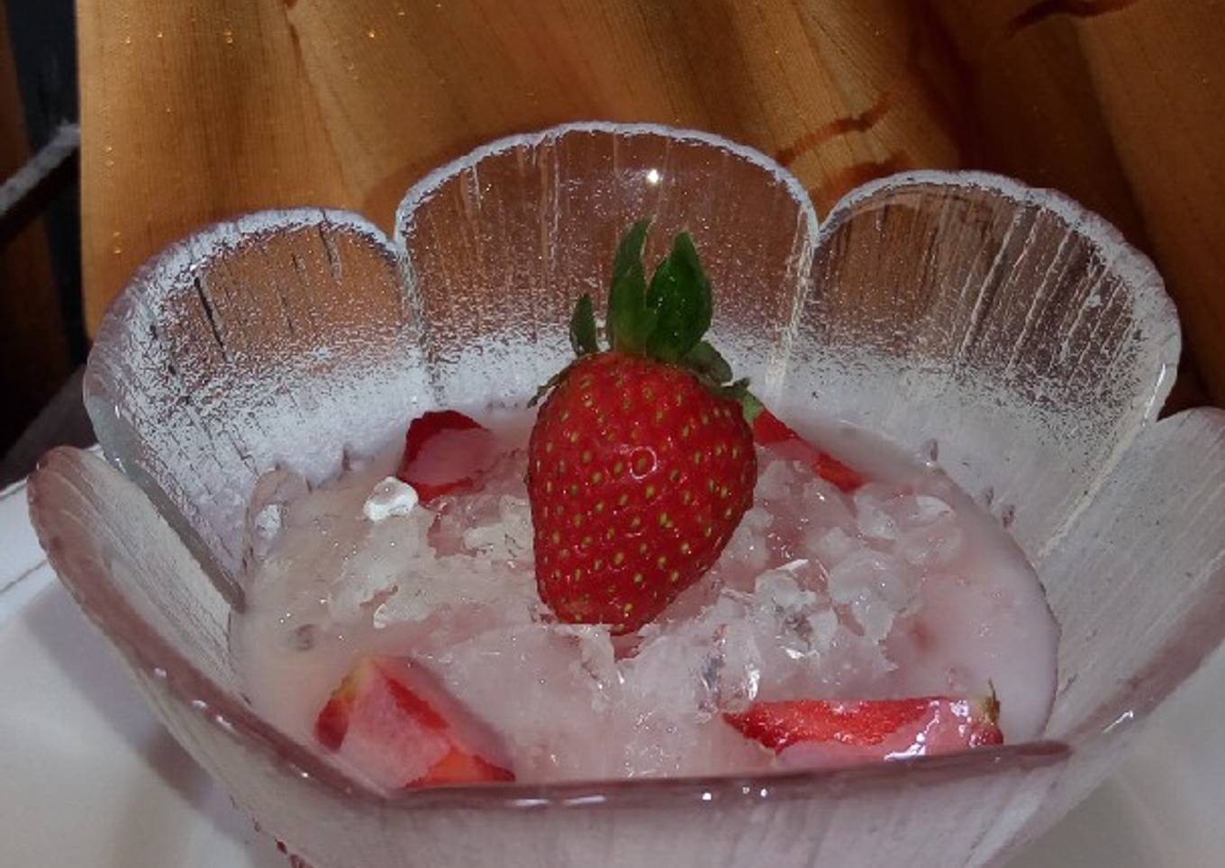 Es strawberry dicampur jelly