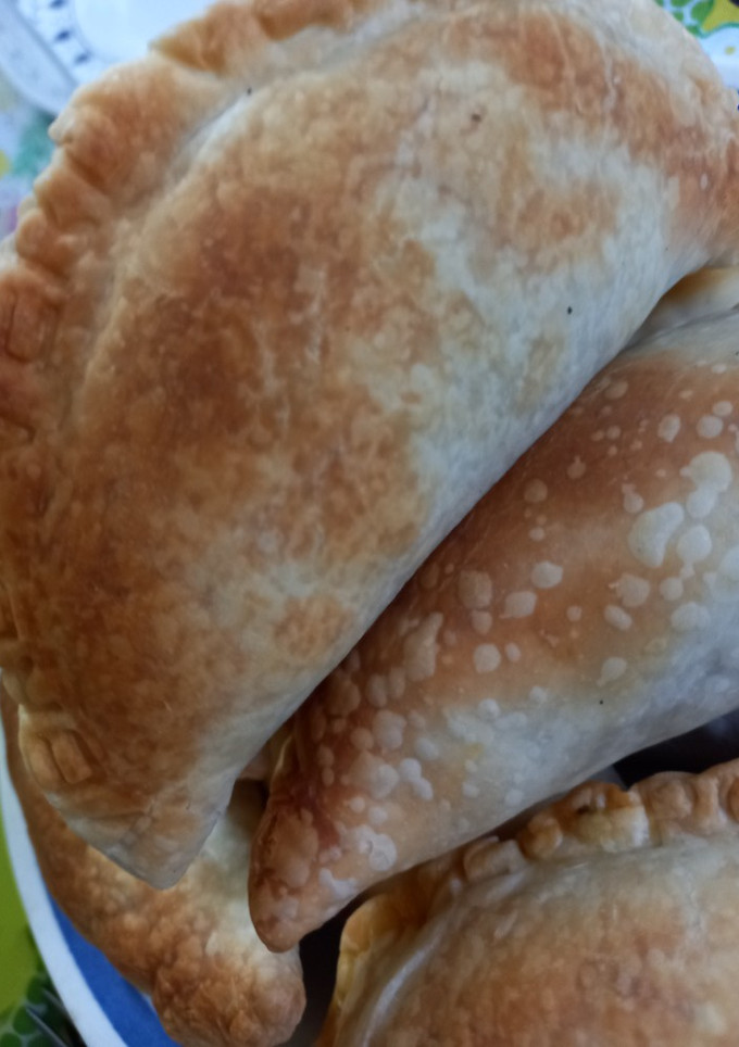 Una foto de Empanadas de Verdura y Salsa Blanca