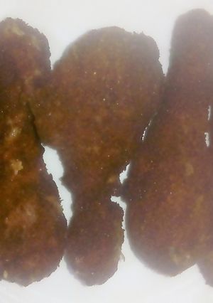 A picture of Crunchy and juicy drumsticks.