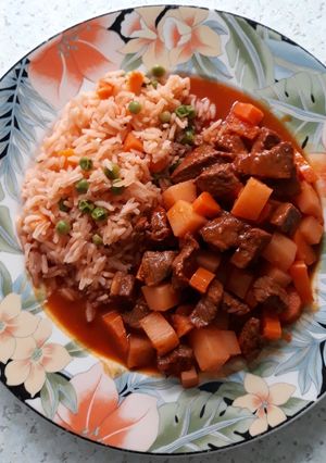 Una foto de Carne con verduras en achiote 🥘