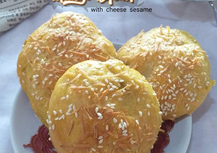 23. Mango bread with cheese sesame