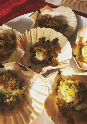 A picture of Grilled scallops with gratin.