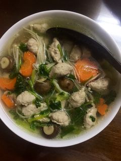 Hình của món Canh giò sống nấm.