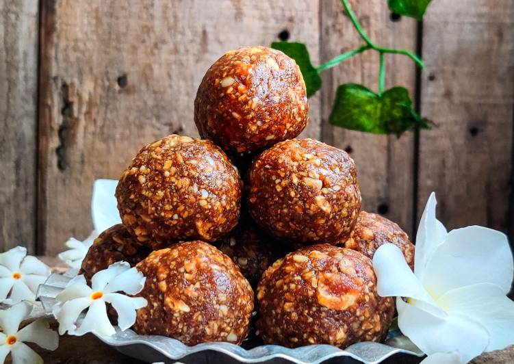 Makhana peanut ladoo