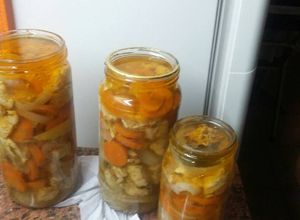 Una foto de Mi versión de pollo al escabeche