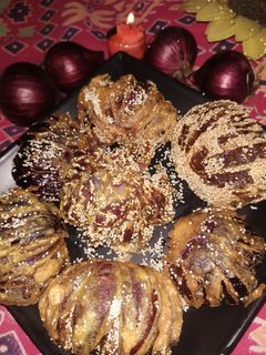 পোস্ত পেঁয়াজি (posto peyaji recipe in Bengali) রেসিপির প্রধান ছবি