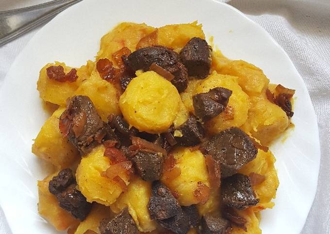 Step-by-Step Guide to Prepare Homemade Peanut Butter Matoke With Fried Liver