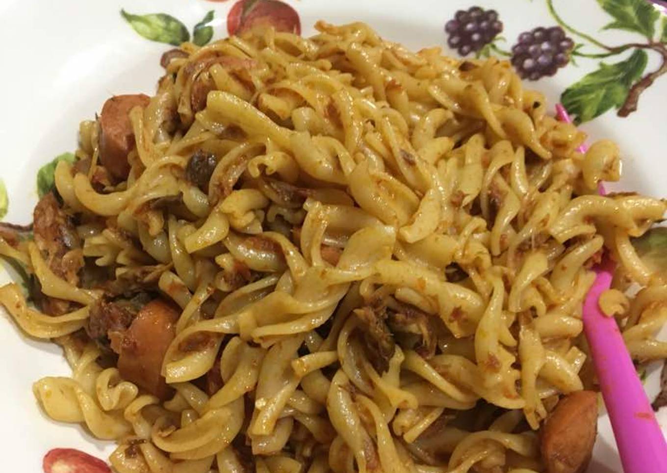 Mie goreng lezat dengan sarden!