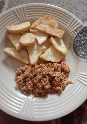 Soyayyen dankalin Hausa da Sauce din kwai ainihin hoton girkin