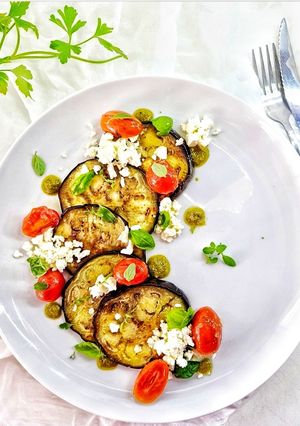 Una foto de Ensalada tibia de berenjenas asadas