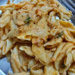 A picture of Cheesy pasta.