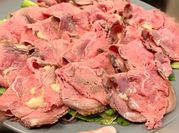 Una foto di vitello tonnato