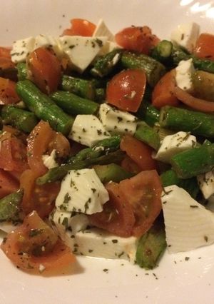 Foto principal de Espárragos con queso y cherrys