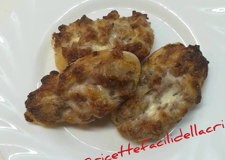 Crostini rustici di salsiccia e crescenza 😋