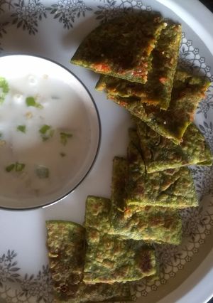A picture of Mix vegetable paratha.