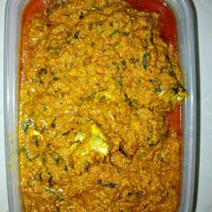 A picture of Ofe Egusi with Uziza leaves.