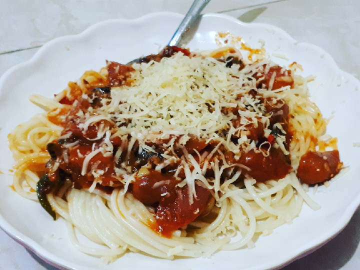 Bagaimana Menyiapkan Spaghetti double cheese with saus bolognese toping kerang kijing yang Lezat Sekali