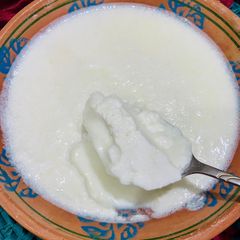 A picture of How to make Yogurt at home.