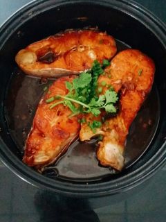 Hình của món Cá basa kho tộ.