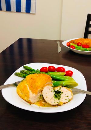 Una foto de Chuletas de pollo estilo Kiev Котлета по-київськи котлета по-киевски🇷🇺🇺🇦🇺🇾🇯🇵チキンキエフ